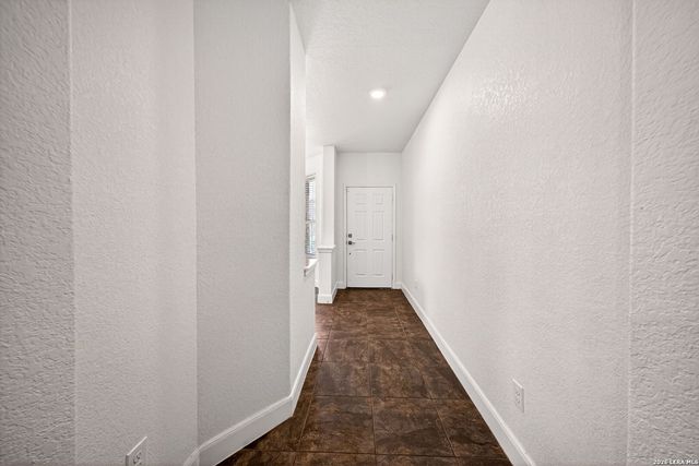 7915 Cenote Dr, San Antonio, TX 78254