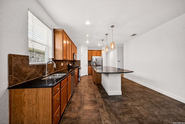 7915 Cenote Dr, San Antonio, TX 78254