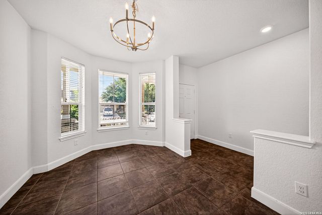 7915 Cenote Dr, San Antonio, TX 78254