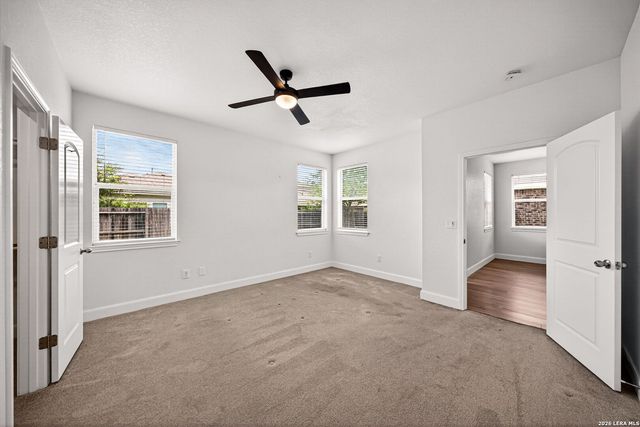7915 Cenote Dr, San Antonio, TX 78254