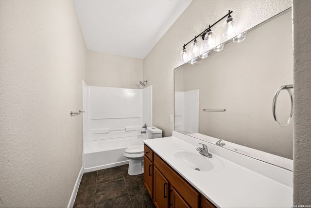 7915 Cenote Dr, San Antonio, TX 78254