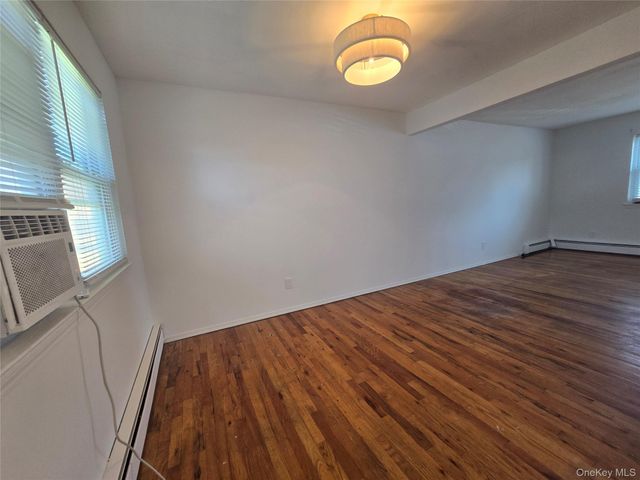 29 Lambert Avenue 1st Floor, Farmingdale, NY 11735