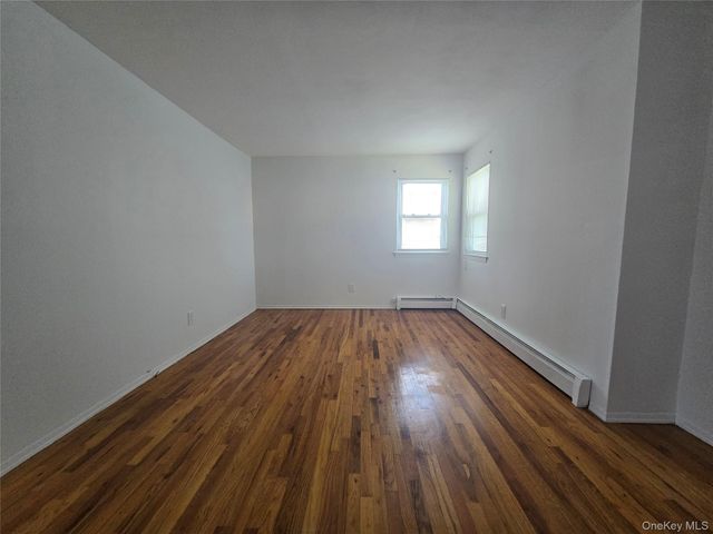 29 Lambert Avenue 1st Floor, Farmingdale, NY 11735