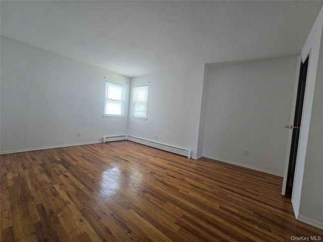 29 Lambert Avenue 1st Floor, Farmingdale, NY 11735