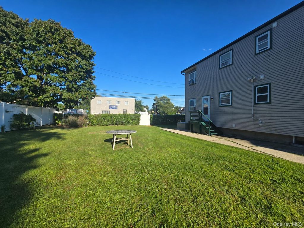29 Lambert Avenue 1st Floor, Farmingdale, NY 11735