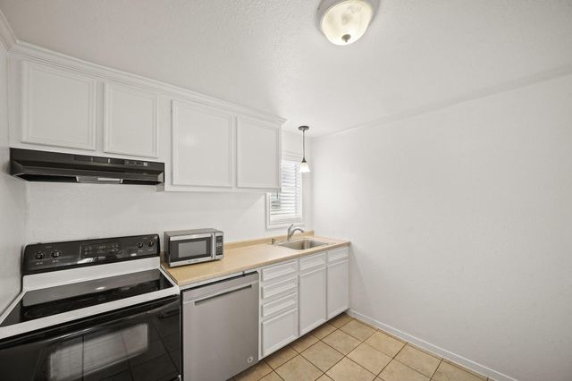 1539 Hawthorne Street 3, Houston, TX 77006