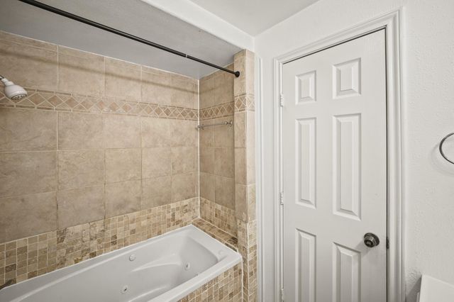 1539 Hawthorne Street 3, Houston, TX 77006