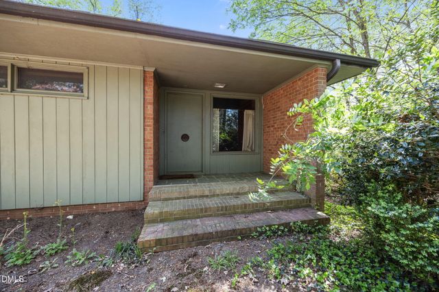 129 Forest Park Drive, Thomasville, NC 27360