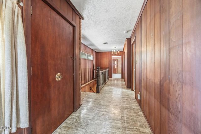 129 Forest Park Drive, Thomasville, NC 27360