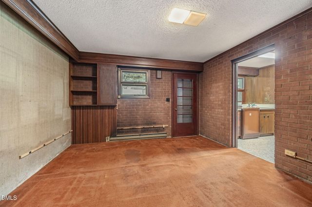 129 Forest Park Drive, Thomasville, NC 27360