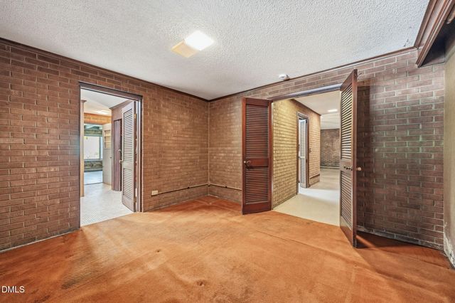129 Forest Park Drive, Thomasville, NC 27360
