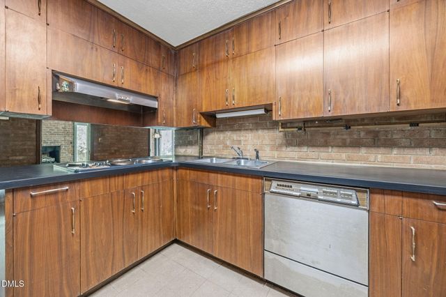 129 Forest Park Drive, Thomasville, NC 27360
