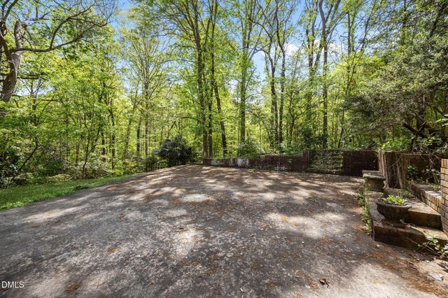 129 Forest Park Drive, Thomasville, NC 27360