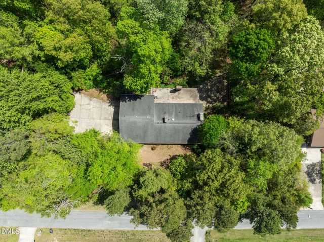 129 Forest Park Drive, Thomasville, NC 27360