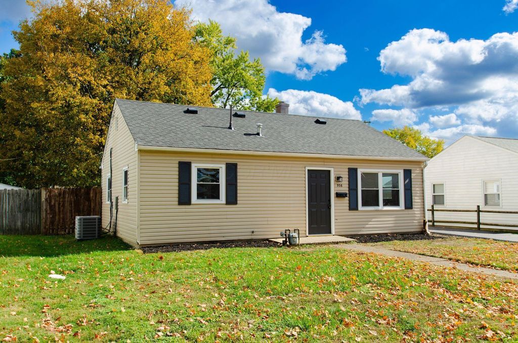 936 Harrison Avenue, Lancaster, OH 43130