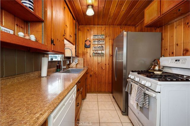 23668 Scenic, Crestline, CA 92325