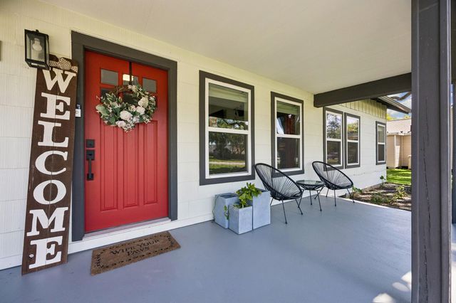 705 4th Street, Sealy, TX 77474