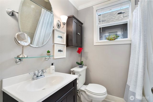 3936 Woodland Park Avenue N, Seattle, WA 98103