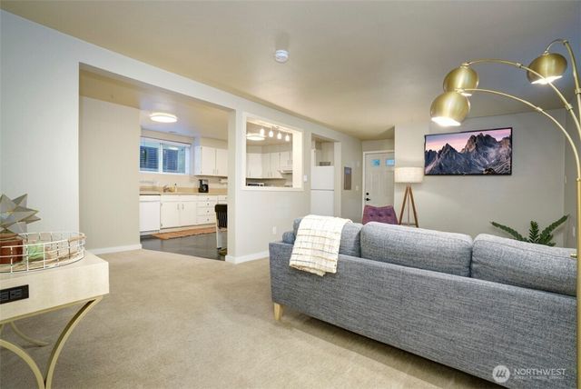 3936 Woodland Park Avenue N, Seattle, WA 98103
