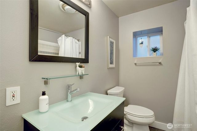 3936 Woodland Park Avenue N, Seattle, WA 98103