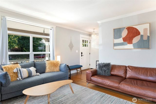 3936 Woodland Park Avenue N, Seattle, WA 98103