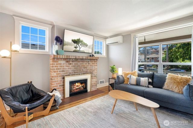 3936 Woodland Park Avenue N, Seattle, WA 98103