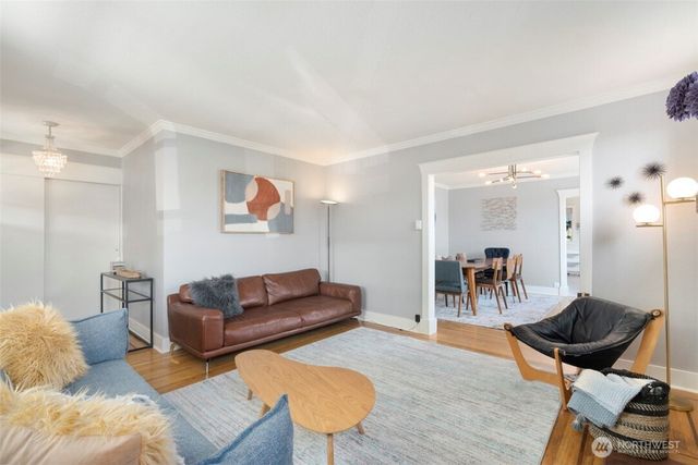 3936 Woodland Park Avenue N, Seattle, WA 98103