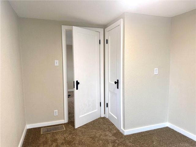 711 Trevillian Drive, St Joseph, MO 64507