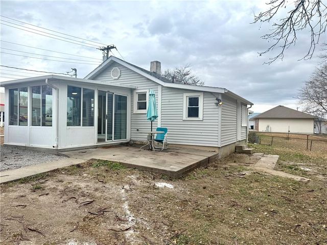 711 Trevillian Drive, St Joseph, MO 64507