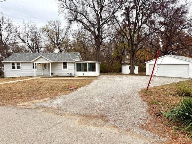 711 Trevillian Drive, St Joseph, MO 64507