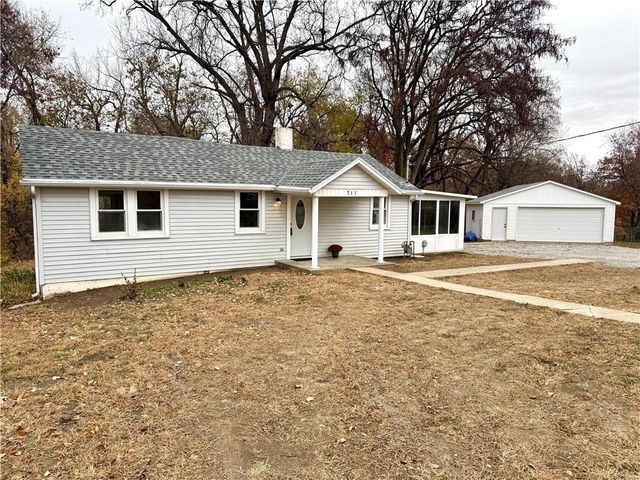 711 Trevillian Drive, St Joseph, MO 64507