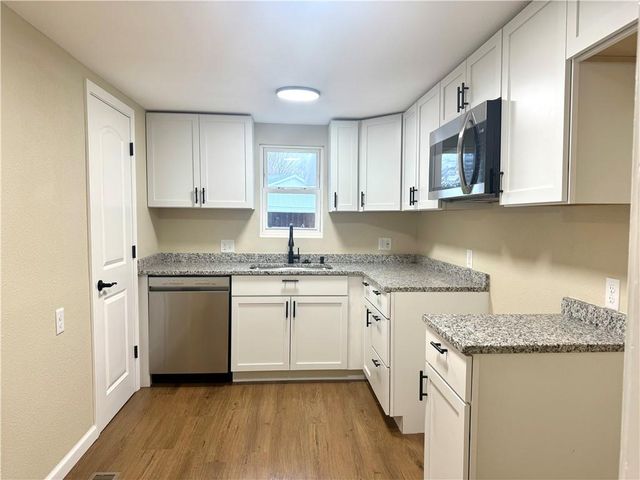 711 Trevillian Drive, St Joseph, MO 64507