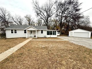 711 Trevillian Drive, St Joseph, MO 64507