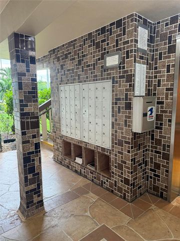 2027 Farnham O 2027, Deerfield Beach, FL 33442