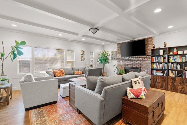 420 Capitola Road Extension, Santa Cruz, CA 95062