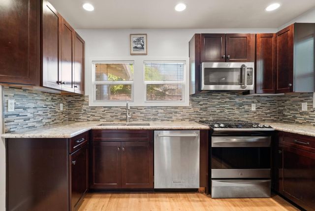 420 Capitola Road Extension, Santa Cruz, CA 95062