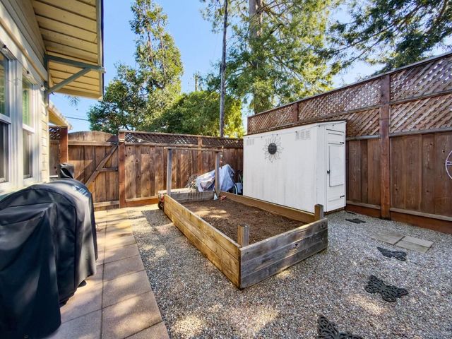 420 Capitola Road Extension, Santa Cruz, CA 95062