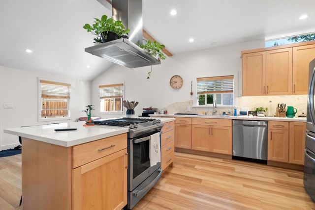 420 Capitola Road Extension, Santa Cruz, CA 95062