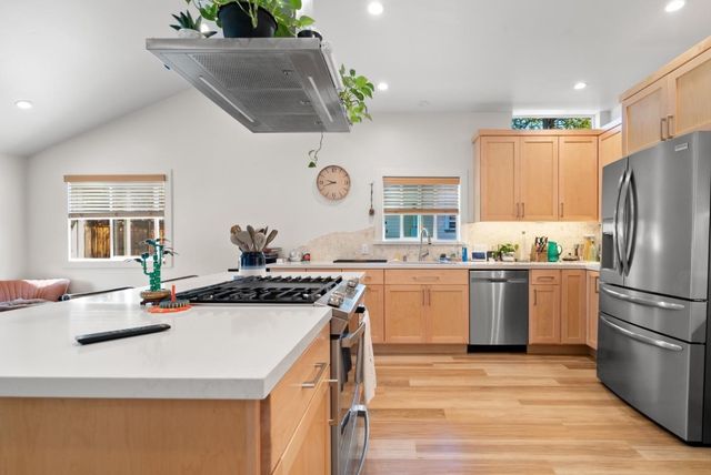 420 Capitola Road Extension, Santa Cruz, CA 95062