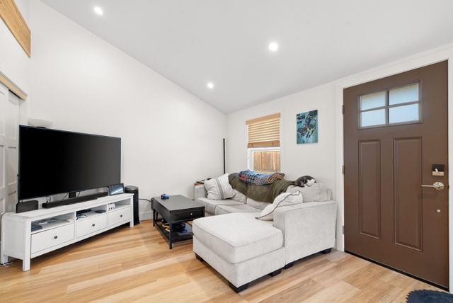 420 Capitola Road Extension, Santa Cruz, CA 95062