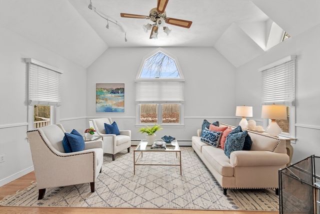 22 Hemenway Rd, Swampscott, MA 01907