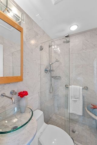 22 Hemenway Rd, Swampscott, MA 01907