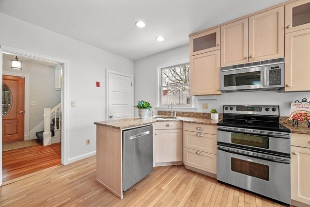 22 Hemenway Rd, Swampscott, MA 01907