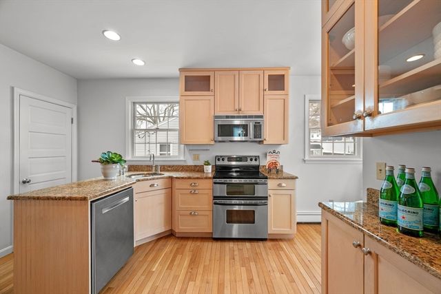 22 Hemenway Rd, Swampscott, MA 01907