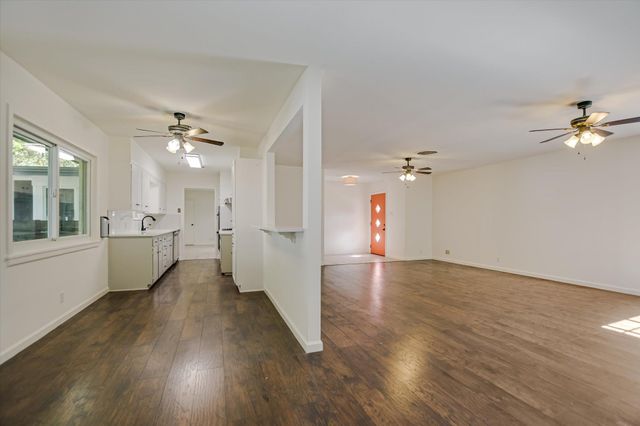 1601 E 19th ST, Georgetown, TX 78626