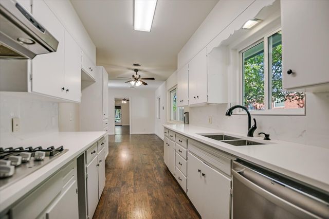 1601 E 19th ST, Georgetown, TX 78626