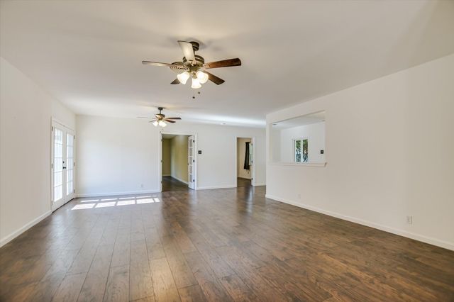 1601 E 19th ST, Georgetown, TX 78626