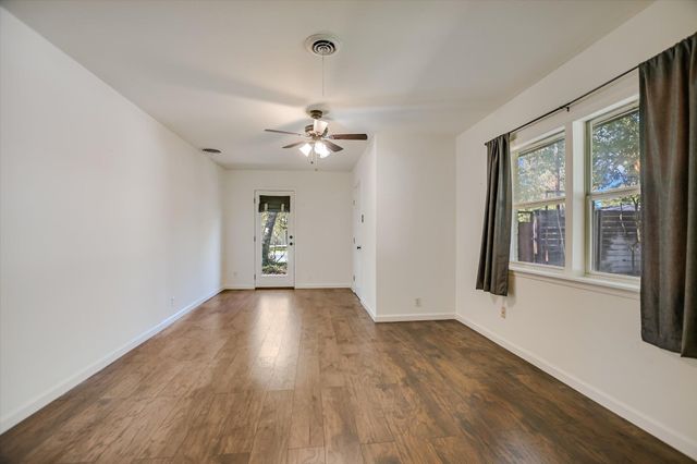 1601 E 19th ST, Georgetown, TX 78626