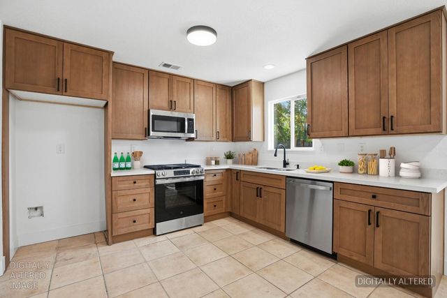 1646 E 8th St, Stockton, CA 95206