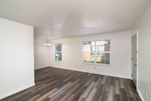 7048 Glenview Drive 45, North Richland Hills, TX 76180